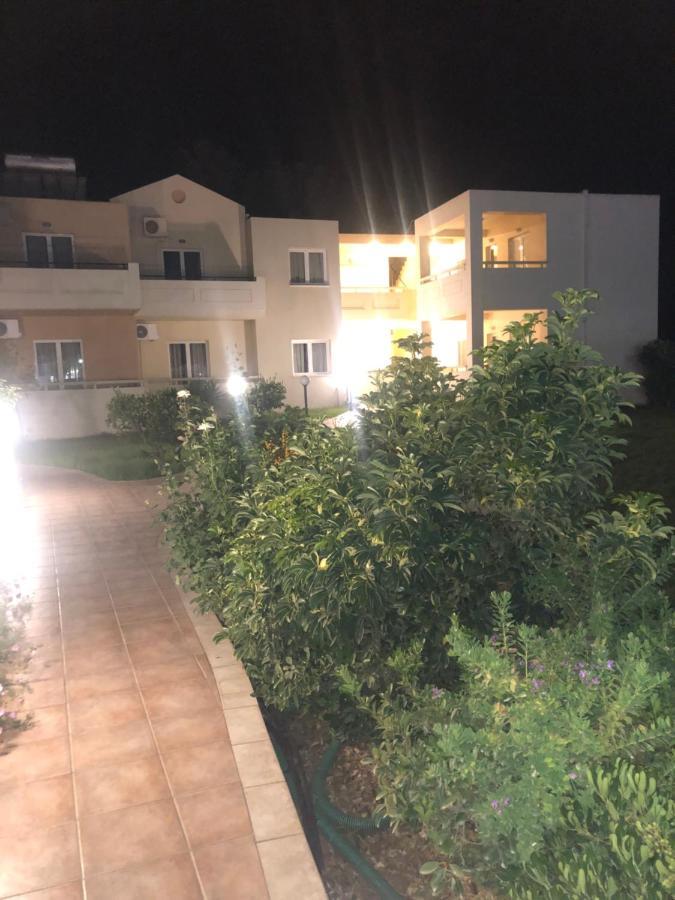 Dimitris Apartments Платаньяс Экстерьер фото