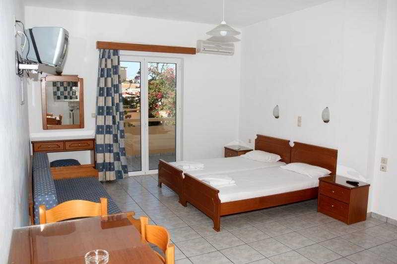 Dimitris Apartments Платаньяс Экстерьер фото